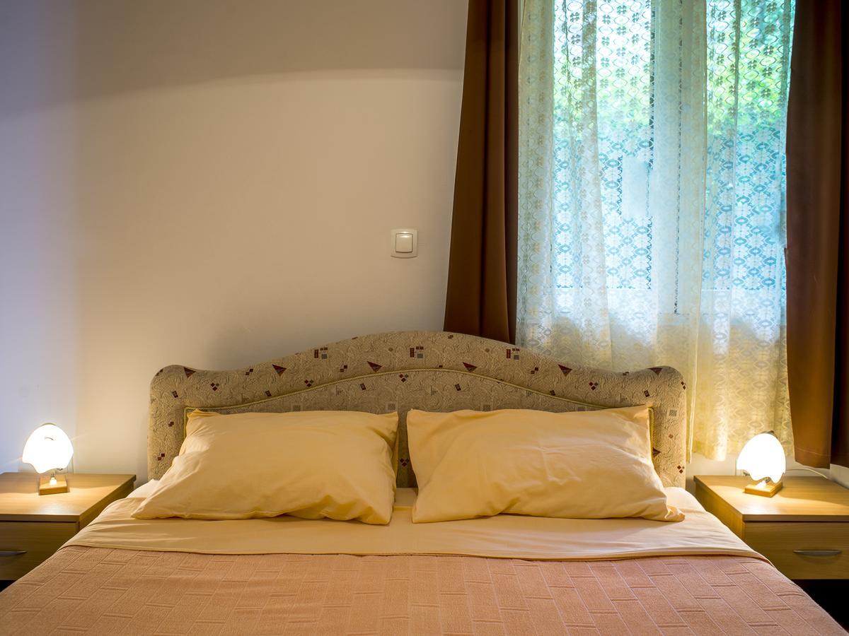 Apartments Villa Radonic Donji Morinj Exterior foto
